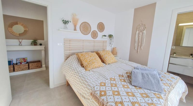 Open photo Listing photo