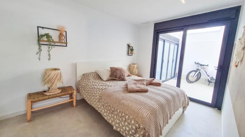 Open photo Listing photo