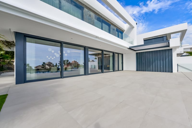 Open photo Listing photo