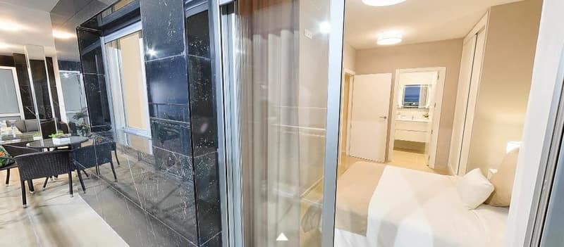 Open photo Listing photo