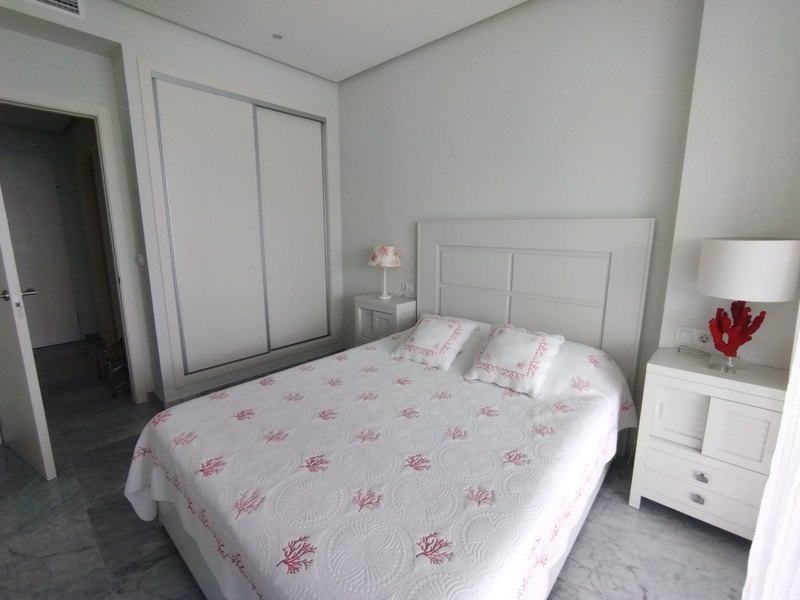 Open photo Listing photo