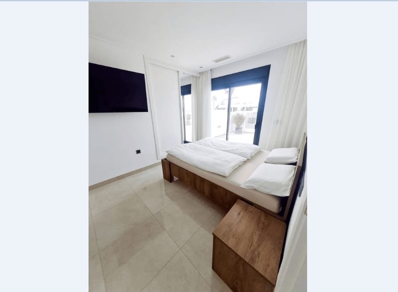 Open photo Listing photo
