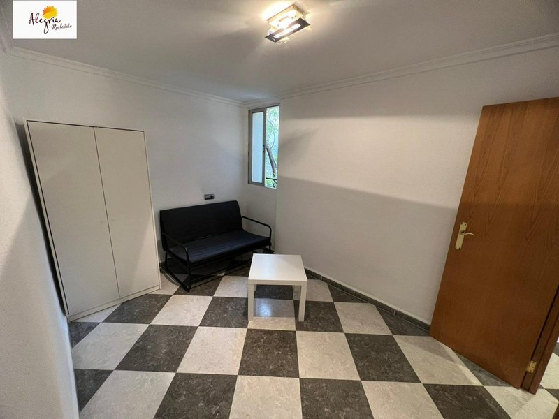 Open photo Listing photo