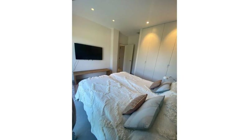 Open photo Listing photo