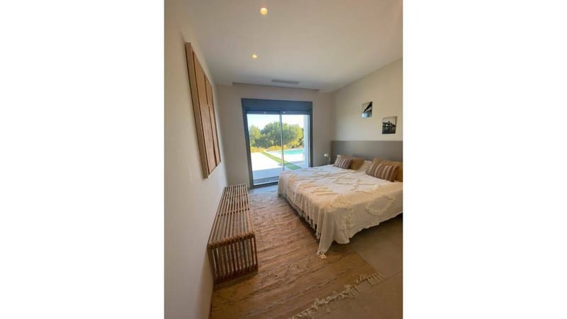 Open photo Listing photo