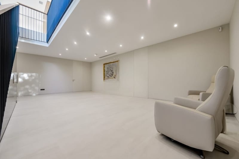 Open photo Listing photo