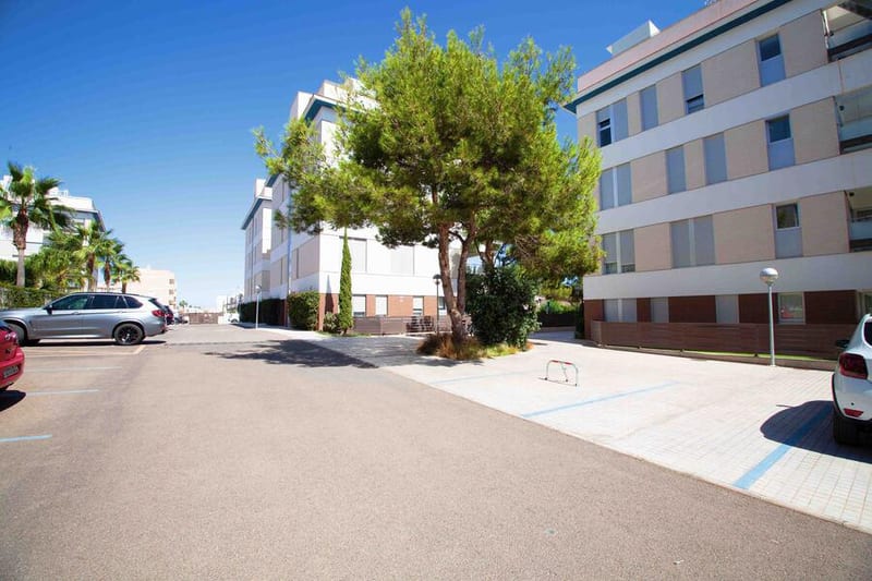 Open photo Listing photo