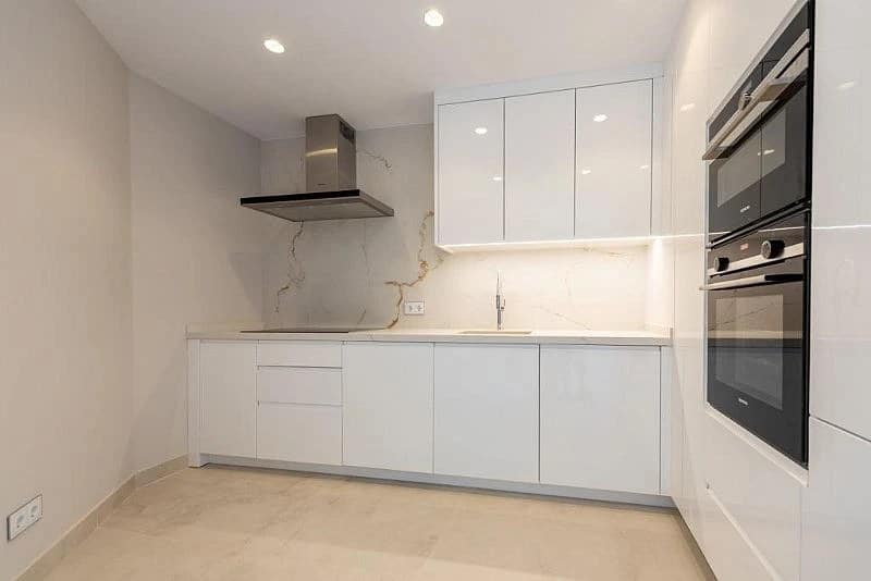 Open photo Listing photo