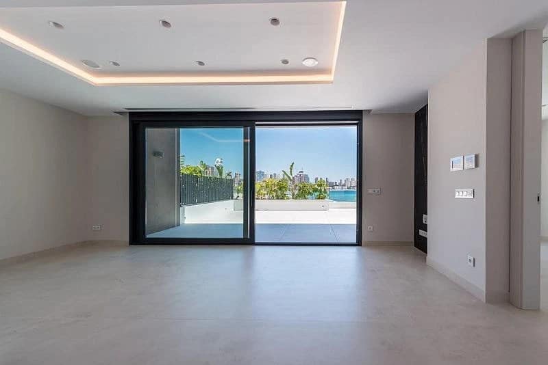 Open photo Listing photo