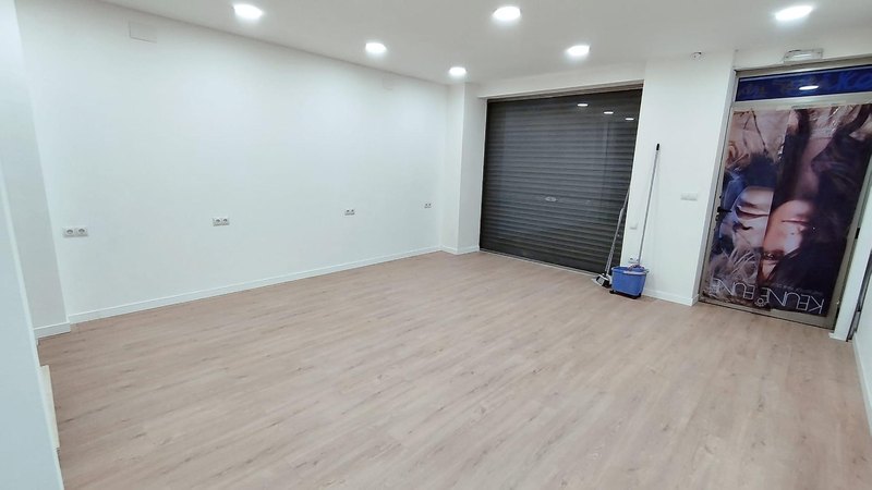 Open photo Listing photo