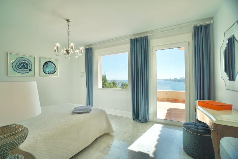 Open photo Listing photo