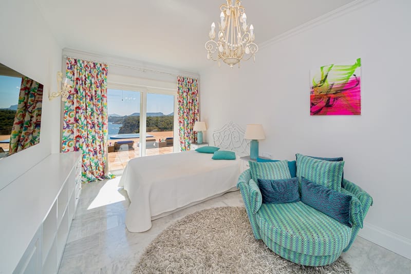 Open photo Listing photo