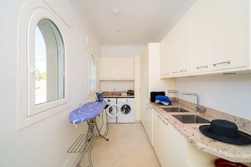 Open photo Listing photo