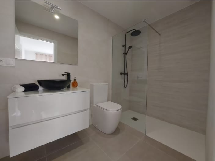 Open photo Listing photo