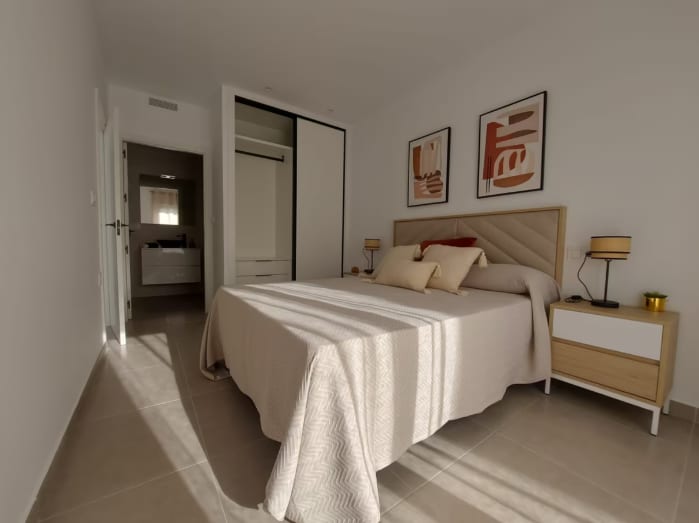 Open photo Listing photo