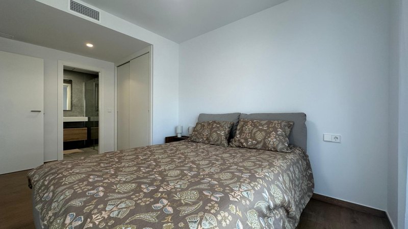 Open photo Listing photo