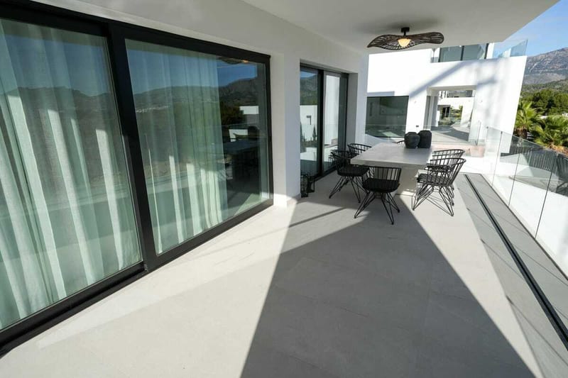 Open photo Listing photo