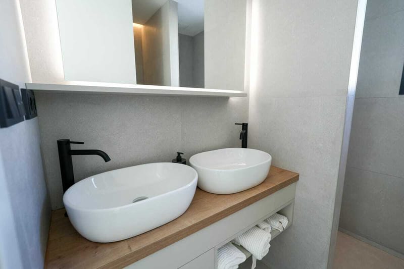 Open photo Listing photo