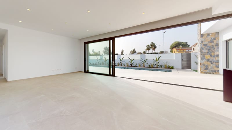 Open photo Listing photo