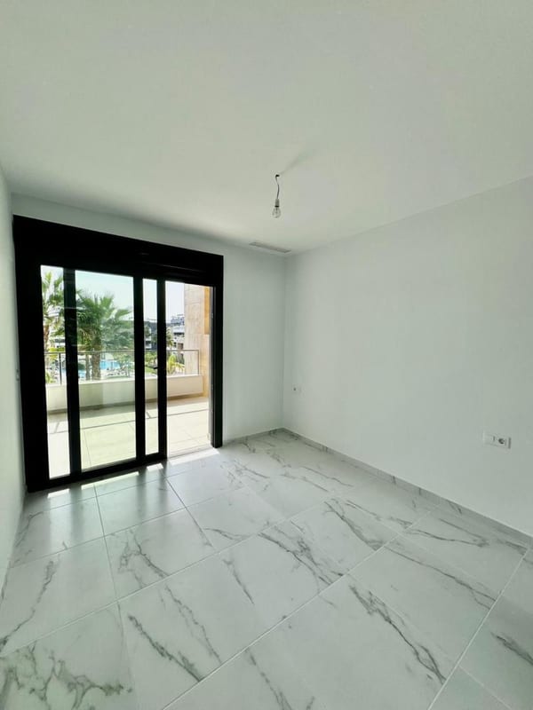Open photo Listing photo