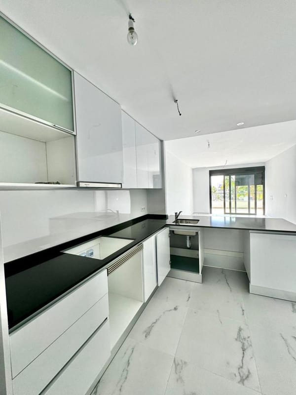 Open photo Listing photo
