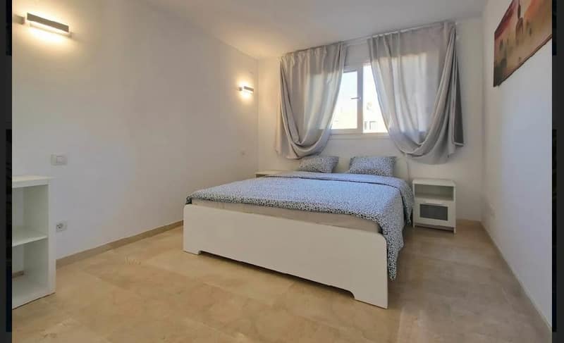 Open photo Listing photo