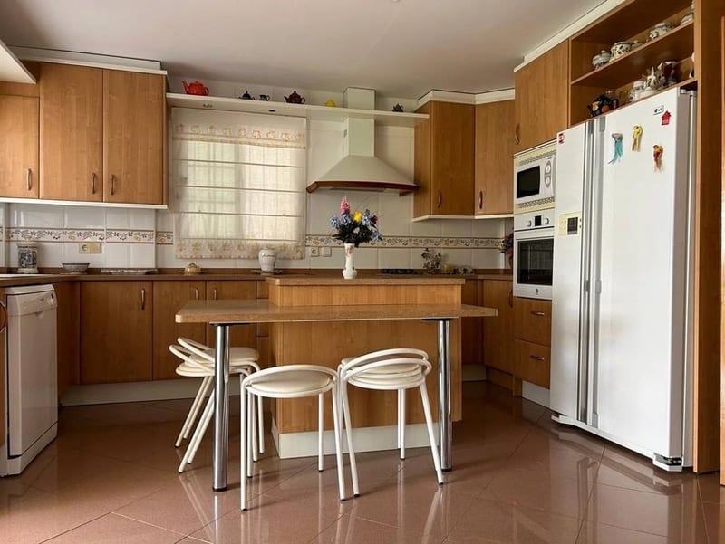 Open photo Listing photo