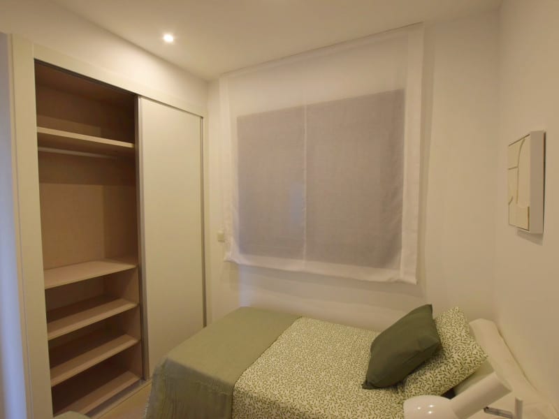 Open photo Listing photo