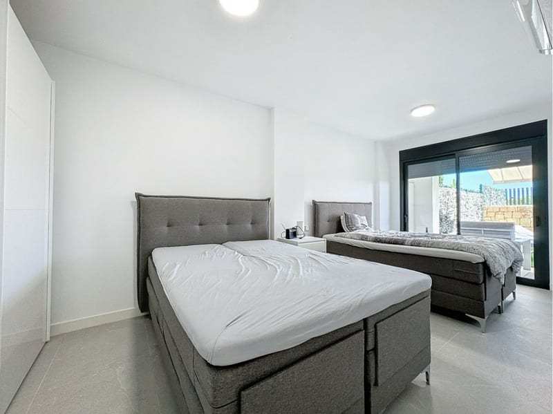 Open photo Listing photo