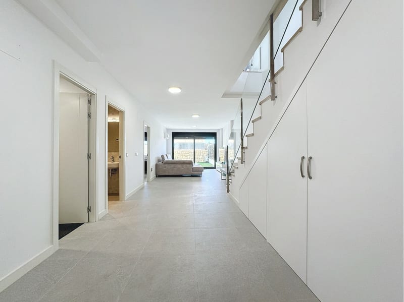 Open photo Listing photo