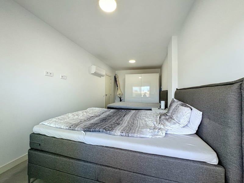 Open photo Listing photo