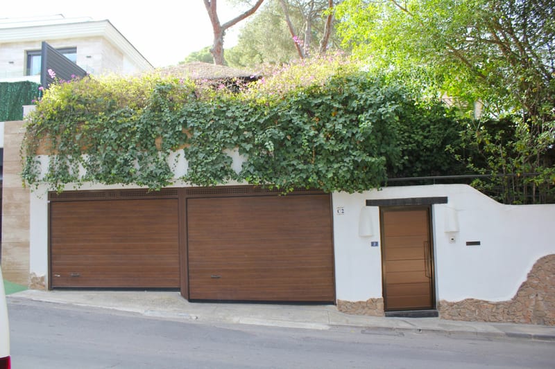 Open photo Listing photo