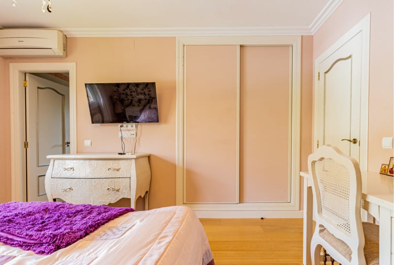 Open photo Listing photo