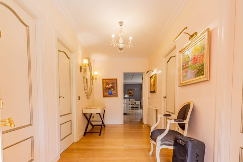 Open photo Listing photo