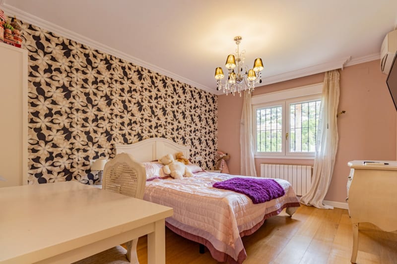 Open photo Listing photo