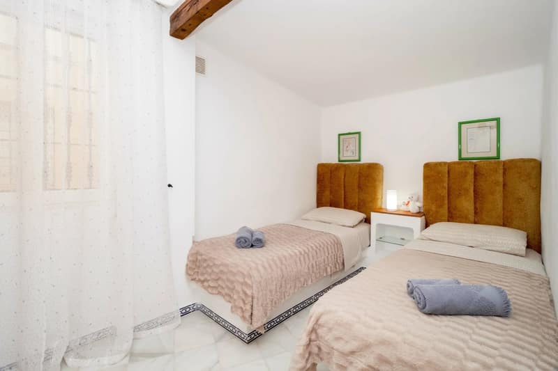 Open photo Listing photo