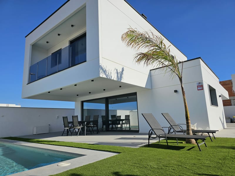 Open photo Listing photo