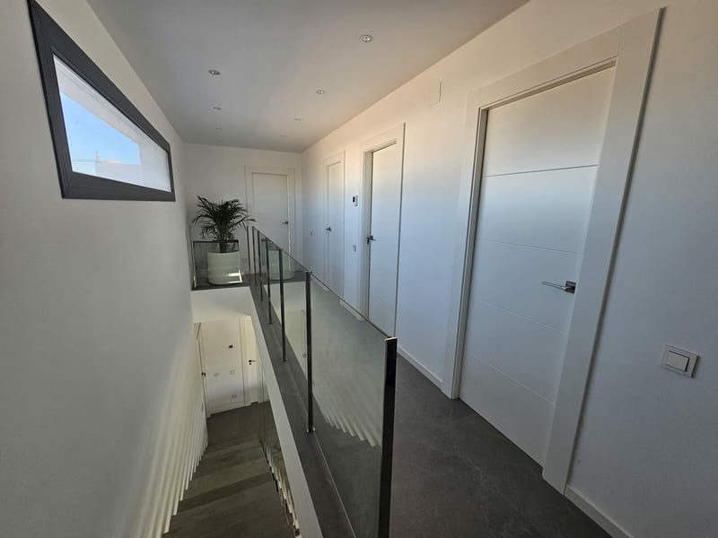 Open photo Listing photo