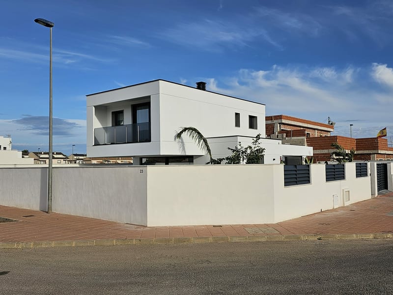 Open photo Listing photo