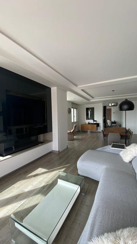 Open photo Listing photo