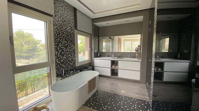 Open photo Listing photo
