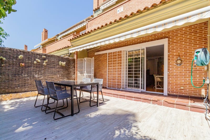 Open photo Listing photo