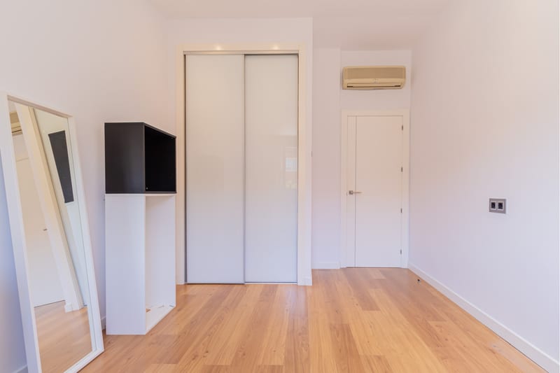 Open photo Listing photo
