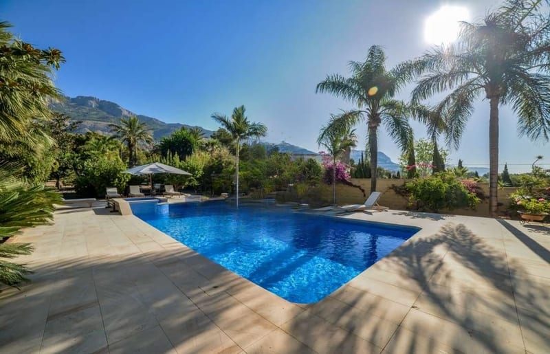 Open photo Listing photo