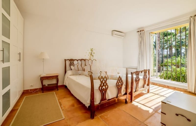 Open photo Listing photo