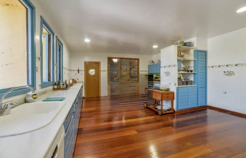 Open photo Listing photo