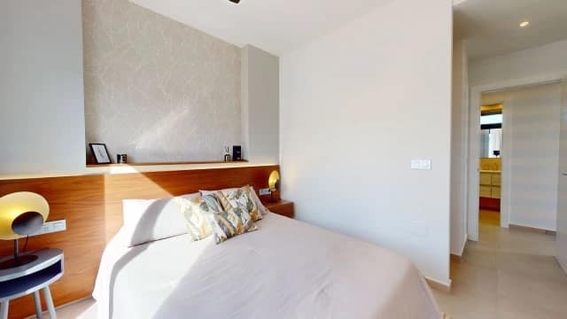 Open photo Listing photo
