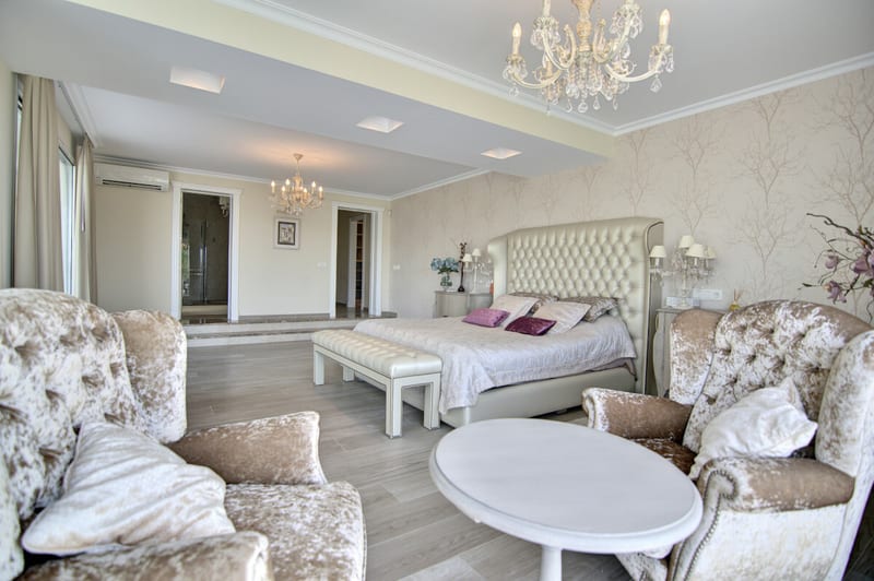 Open photo Listing photo