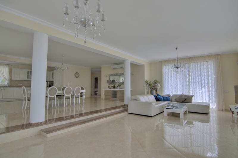 Open photo Listing photo