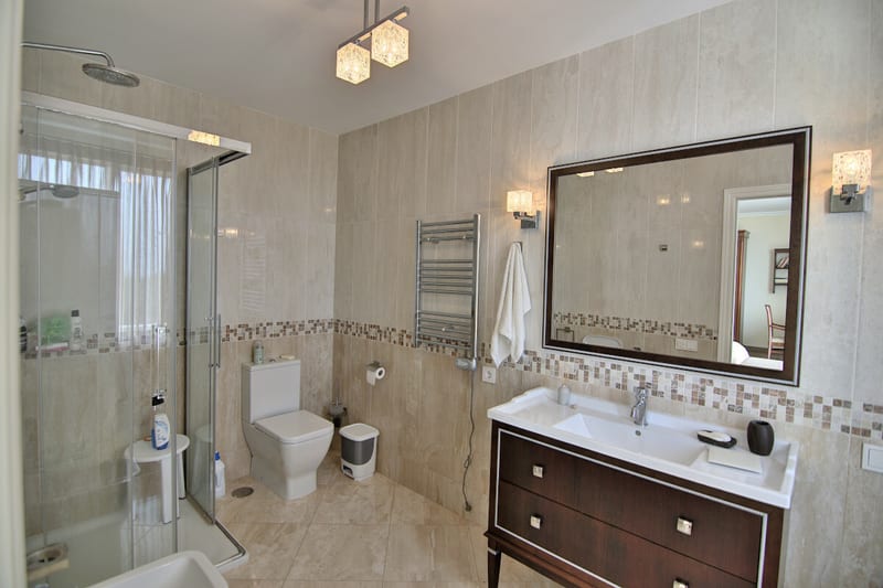 Open photo Listing photo